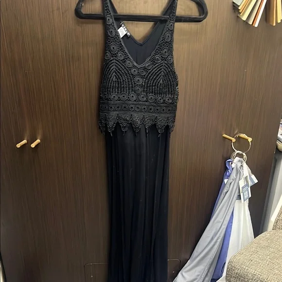 VENUS | Dresses | Venus Black Vneck Sleeveless Maxi Dress | Poshmark VENUS | Dresses | Venus Black Vneck Sleeveless Maxi Dress | Poshmark